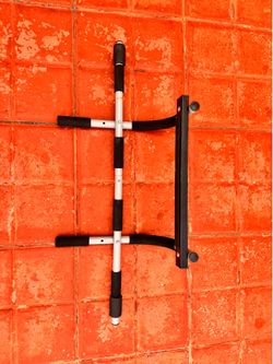 Pull up bar for door
