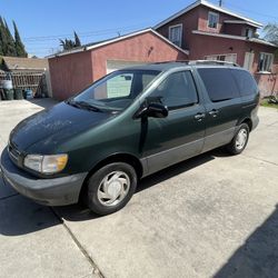 2000 Toyota Sienna