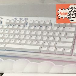Logitech G715 Wireless Gaming Keyboard Brand New 