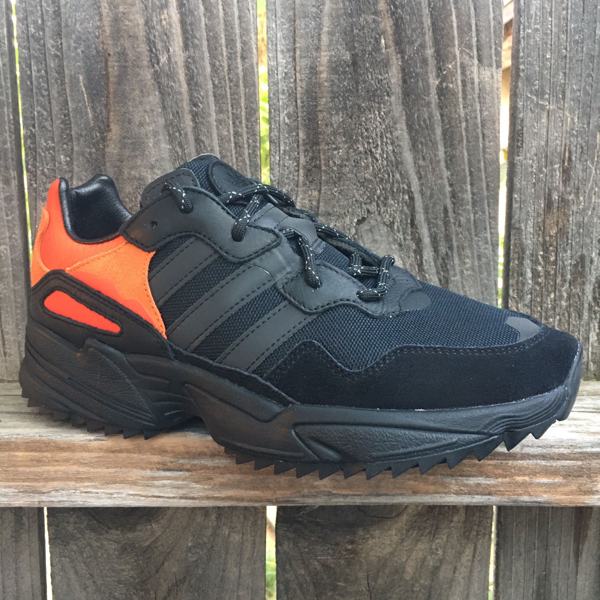 Adidas Yung 96 Trail Walking shoes 7 Men or Boys