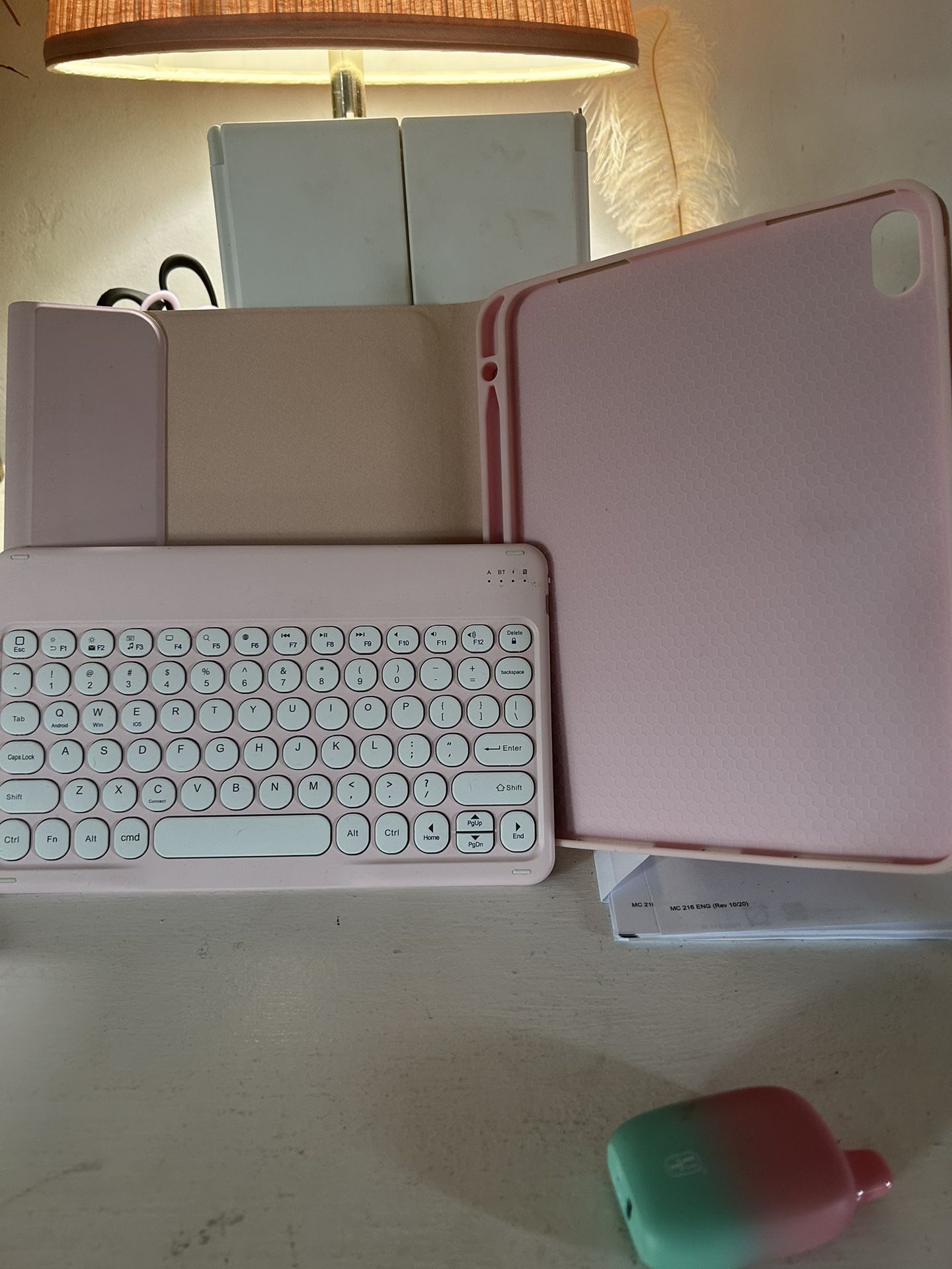Tablet Pink Cover And Pink Keyboard That Matches Brand New Nevered Used $35