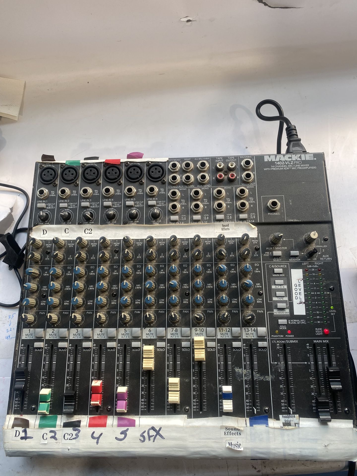 Mackie 1402-VLZ Pro 14-Channel Mic/ Line Mixer