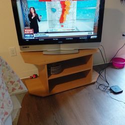 Thirty two or thirty six inch vizio, color t v withstand