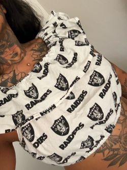 raider crop top