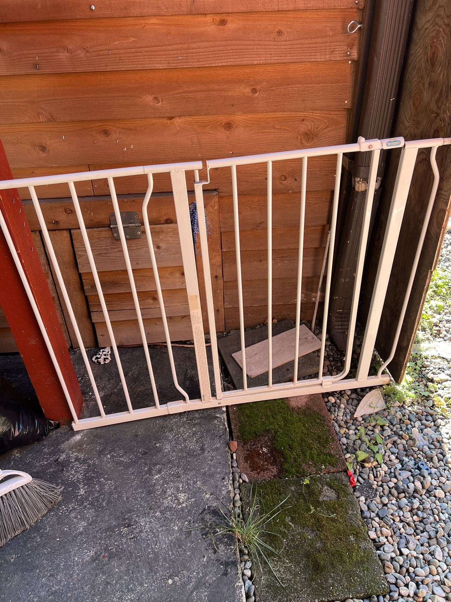 Gate
