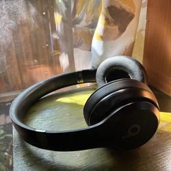 Beats Solo 4 
