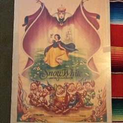 Disney Snow White 1974 Window Card 