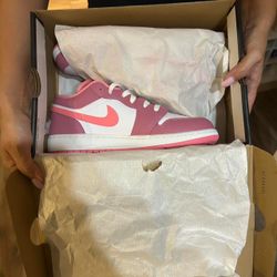 Air Jordan 1 Low 'Desert Berry' Coral Chalk