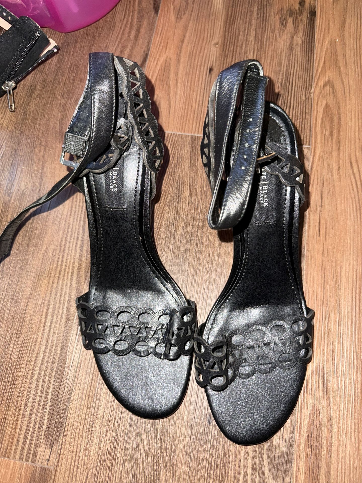 Black House White Market Black Heels Size 9M