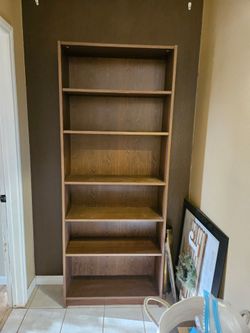 Dark brown bookshelf (ikea)