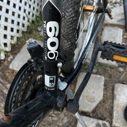 Selling My Diamond Back , Multitrack Trek Made In The USA , And My Outroad Bikes 