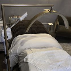 Cosmoglo Champagne Gold Lamp