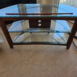 Tv / Entertainment Stand