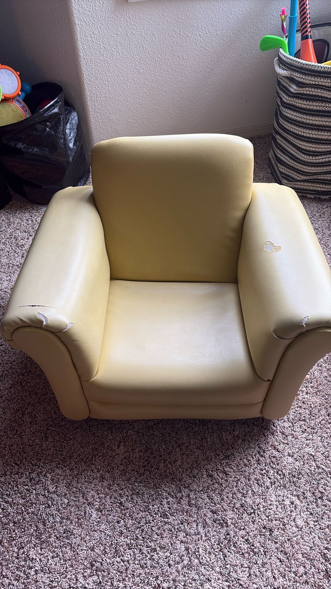 Free Kids Chairs 