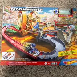 Mario Kart Hot Wheels Track Set Bowser’s Castle Chaos