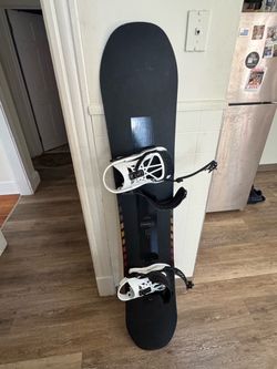 Arbor Formula Rocker snowboard with Union bindings