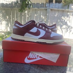Nike Dunks Vintage Red Size 8.5