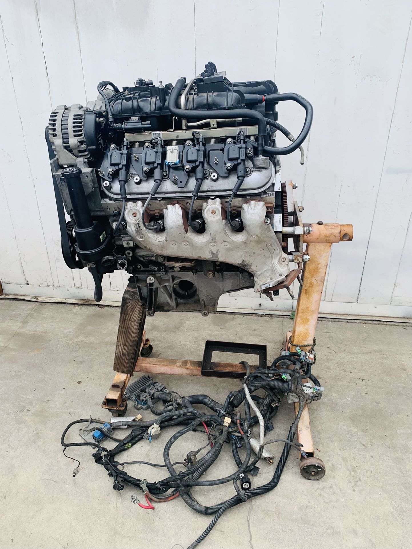 Ls 2 6.0 Chevy Engine 