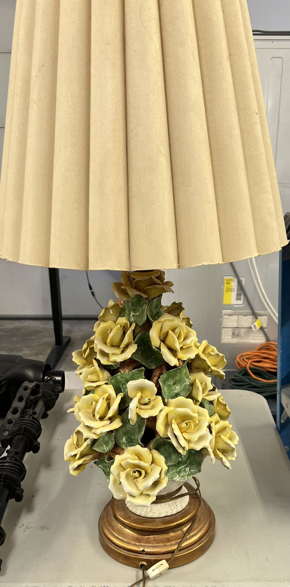 Capademont Antique Lamp