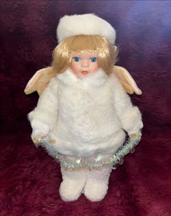 House Of Lloyds Christmas Around The World Doll "Snow Drop" 13" Includes a stand
