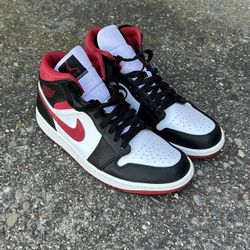 Used Jordan 1 Mid “Black Gym Red”