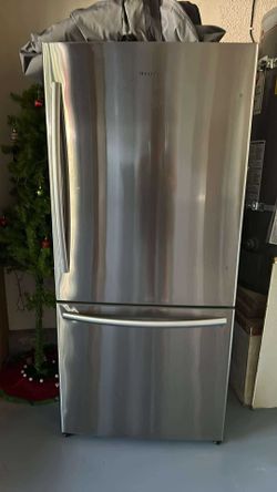 Refrigerator Used Rarely Immaculate Condition Just Like Brand New Asking 700 To Sell Quick Pick Up Porter Ranch
