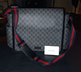 Gucci Supreme diaper bag Fully Authentic (original Box And Bag Included)$800