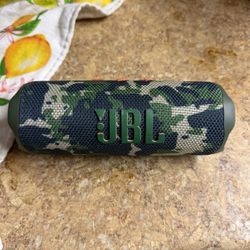 JBL  flip 7 speaker