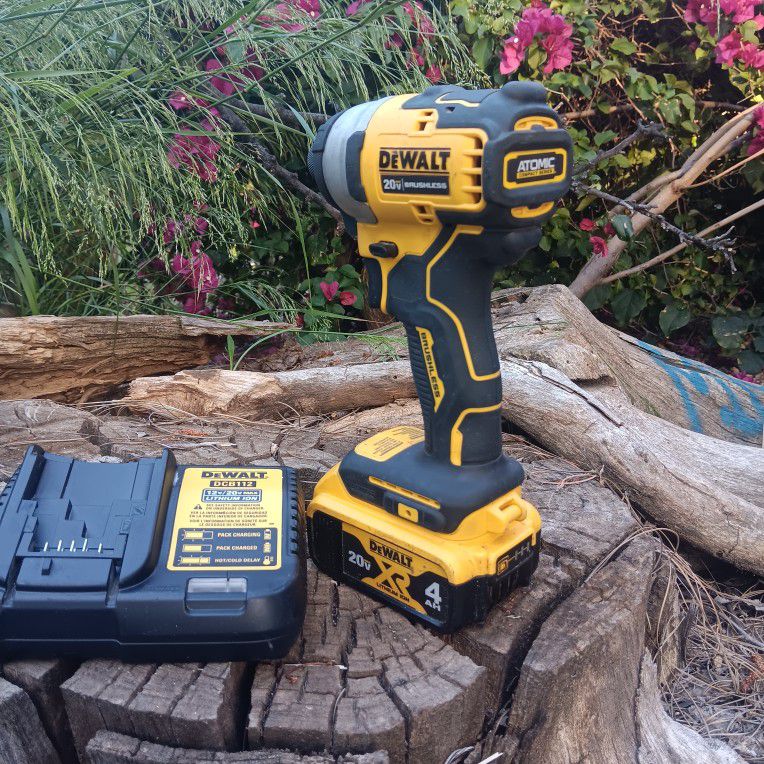 DEWALT ATOMIC 20V MAX Cordless Brushless Compact 1/4 in. Impact Driver With 20V Max Premium XR 4Ah Li-Ion Battery Pack and charger