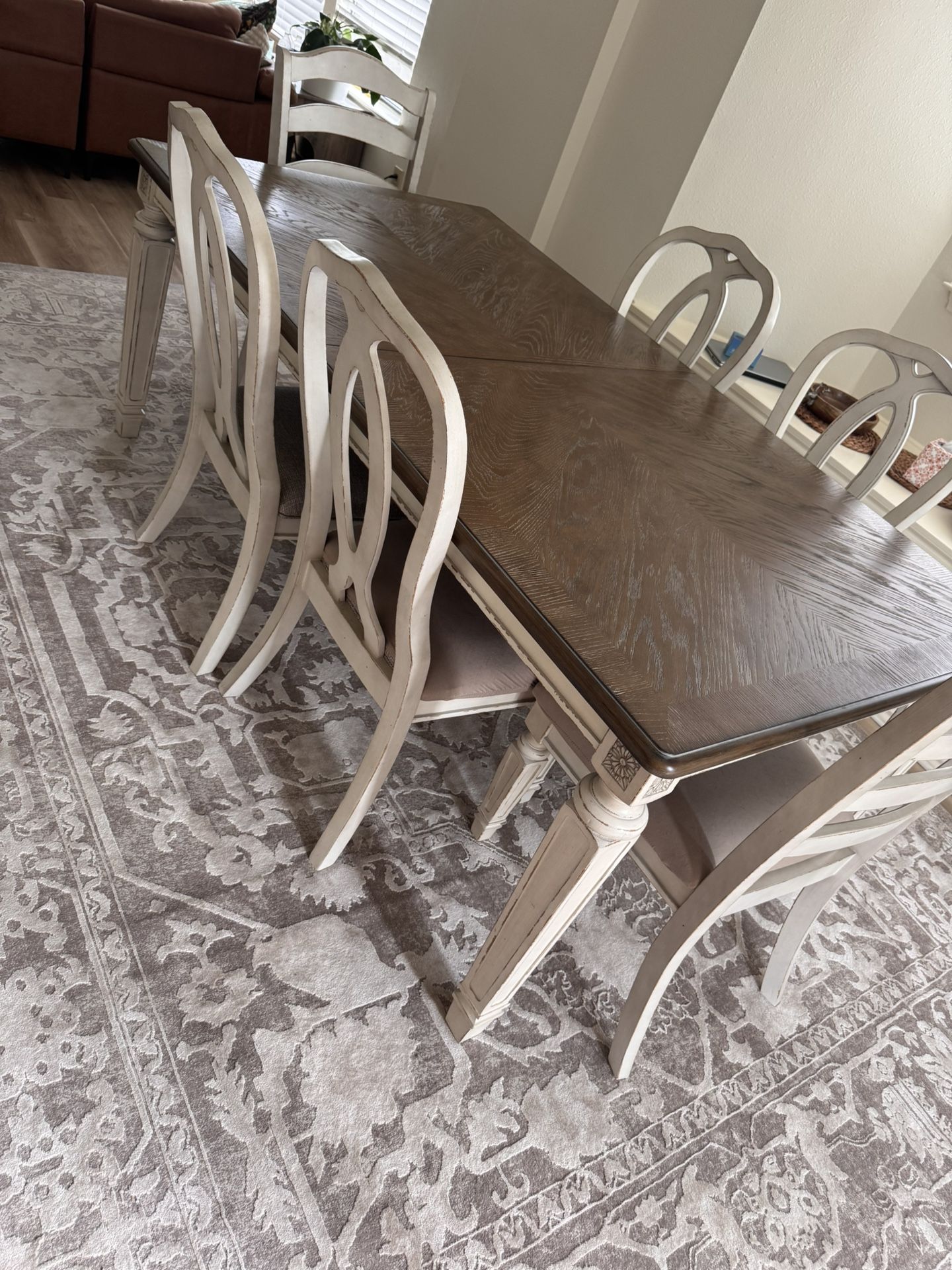 💥 Dining Table Set – Like New – Solid Wood – $750 💥