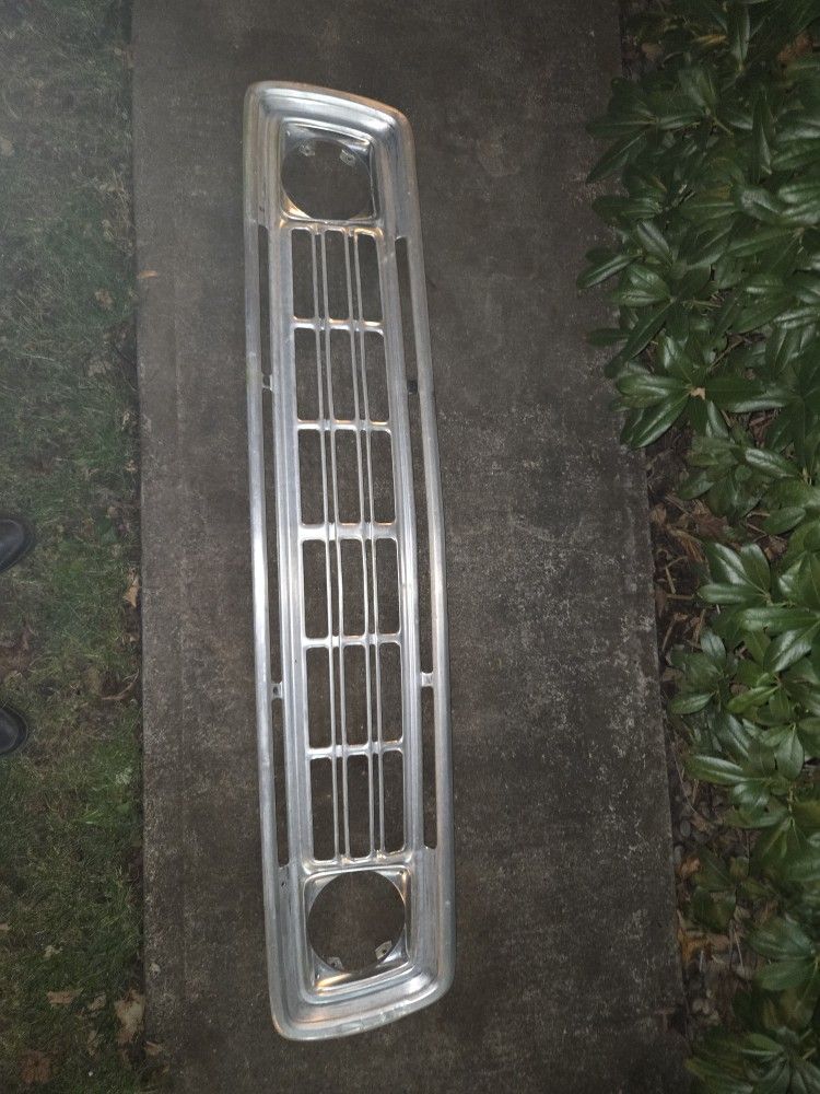 1(contact info removed) Dodge D100 Ramcharger Aluminum Grille. With Headlight Bezels