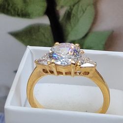 GORGEOUS VINTAGE RING Sz 9, CRYSTAL STONES
