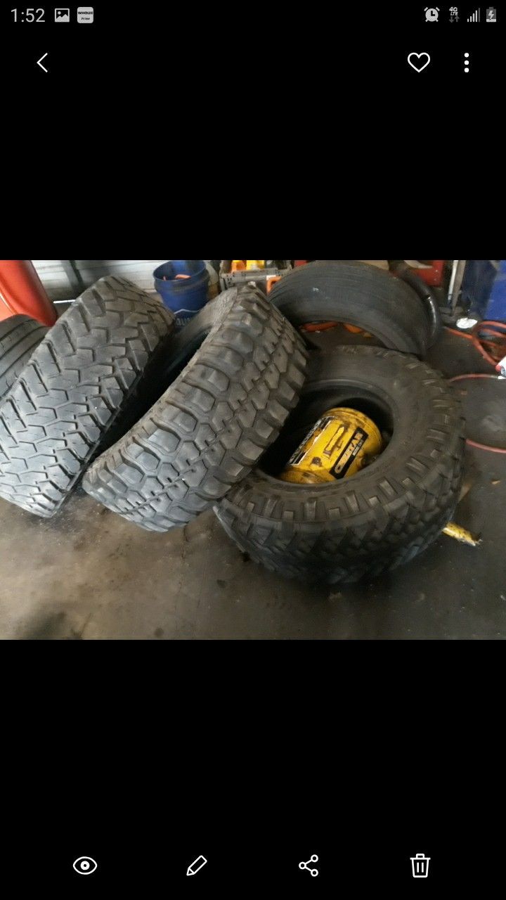 3 35/12.50/18 (Tons Of Tread Left) Mount And Balance Available