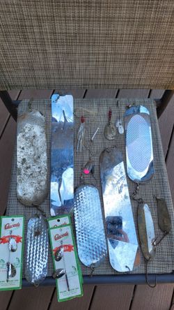 Vintage Fishing Tackle Box Full of LURES, FLASHERS, HOOKS, SWIVELS, SPINNERS, SINKERS. *SOME NEW IN PACKAGES*