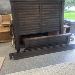 Farmhouse Queen Bed Frame 