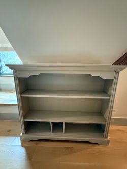 Kids room book shelf