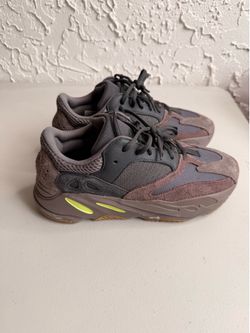 Yeezy Boost 700 Mauve – Size 9.5 – With Box