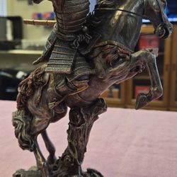 Samurai Statue 