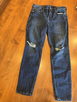 Woman’s Old Navy, skinny jeans, shipping available