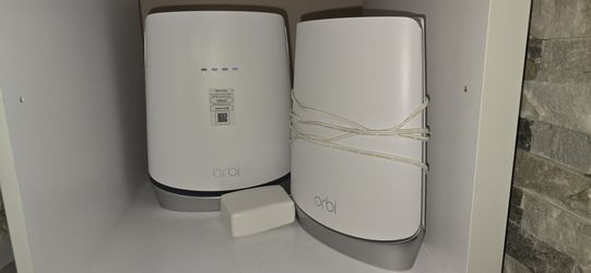 NETGEAR Orbi Modem Router Combo (CBK752) DOCSIS 3.1 Cable Modem and WiFi 6 Mesh Router