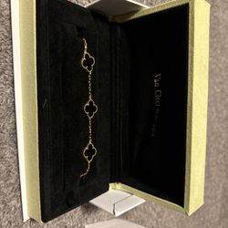 VanCleef bracelet 18k gold 