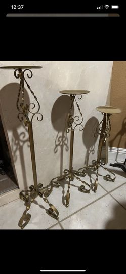 Home interior pedestales