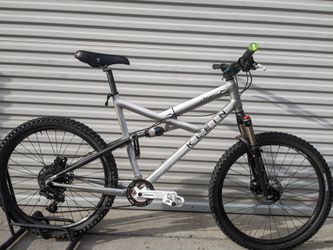 XL Klein Full-Suspension Mountain Bike 