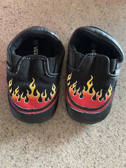 Vans crib shoes flames size 3