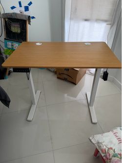 Standing, Height Adjustable Desk (electric)