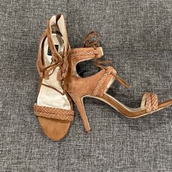 White House/Black Market high heels brown suede size 6M