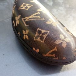 louis vuitton Sunglasses Case