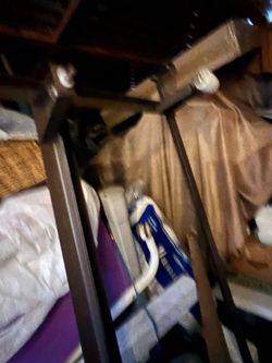 Metallic bed frame, adjustable from twin to full, Azusa