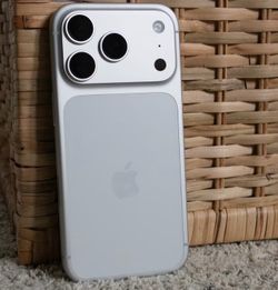 I phone 17 pro max