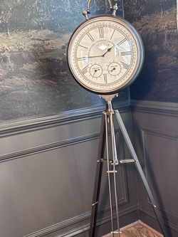 Standing clock